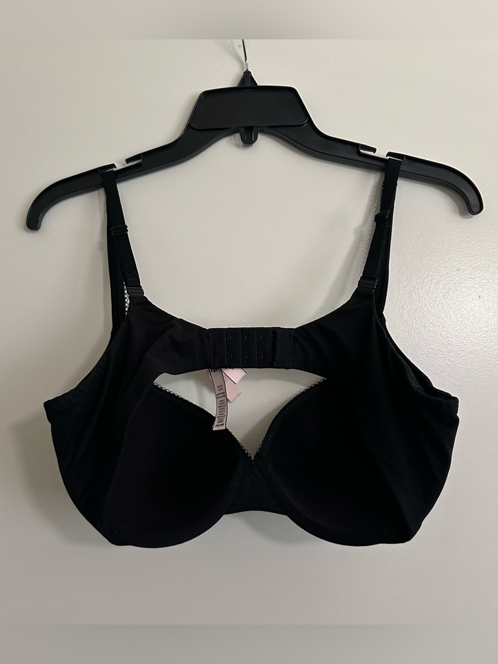 Victoria’s Secret Black T-Shirt Bra with Light Padding - Women's Intimates - Picture 3 of 3